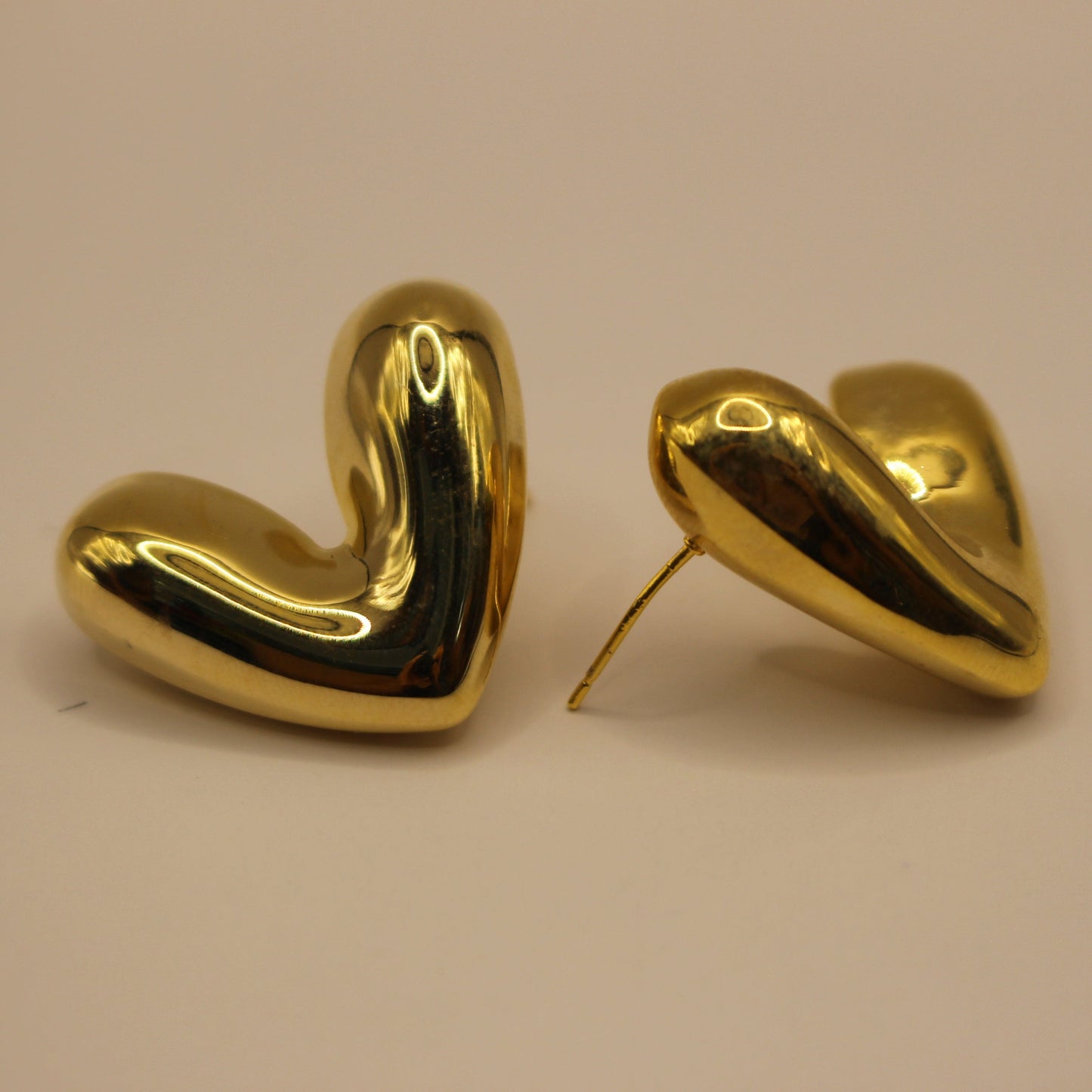 Sweat heart earrings