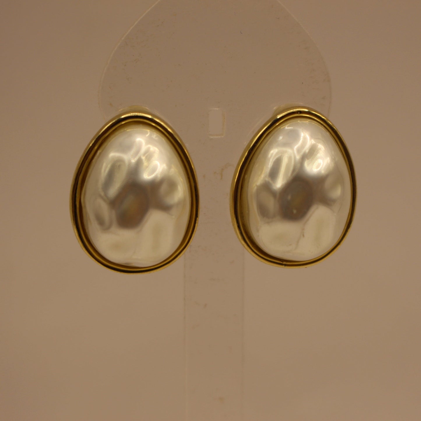 Oval Pearl Studs