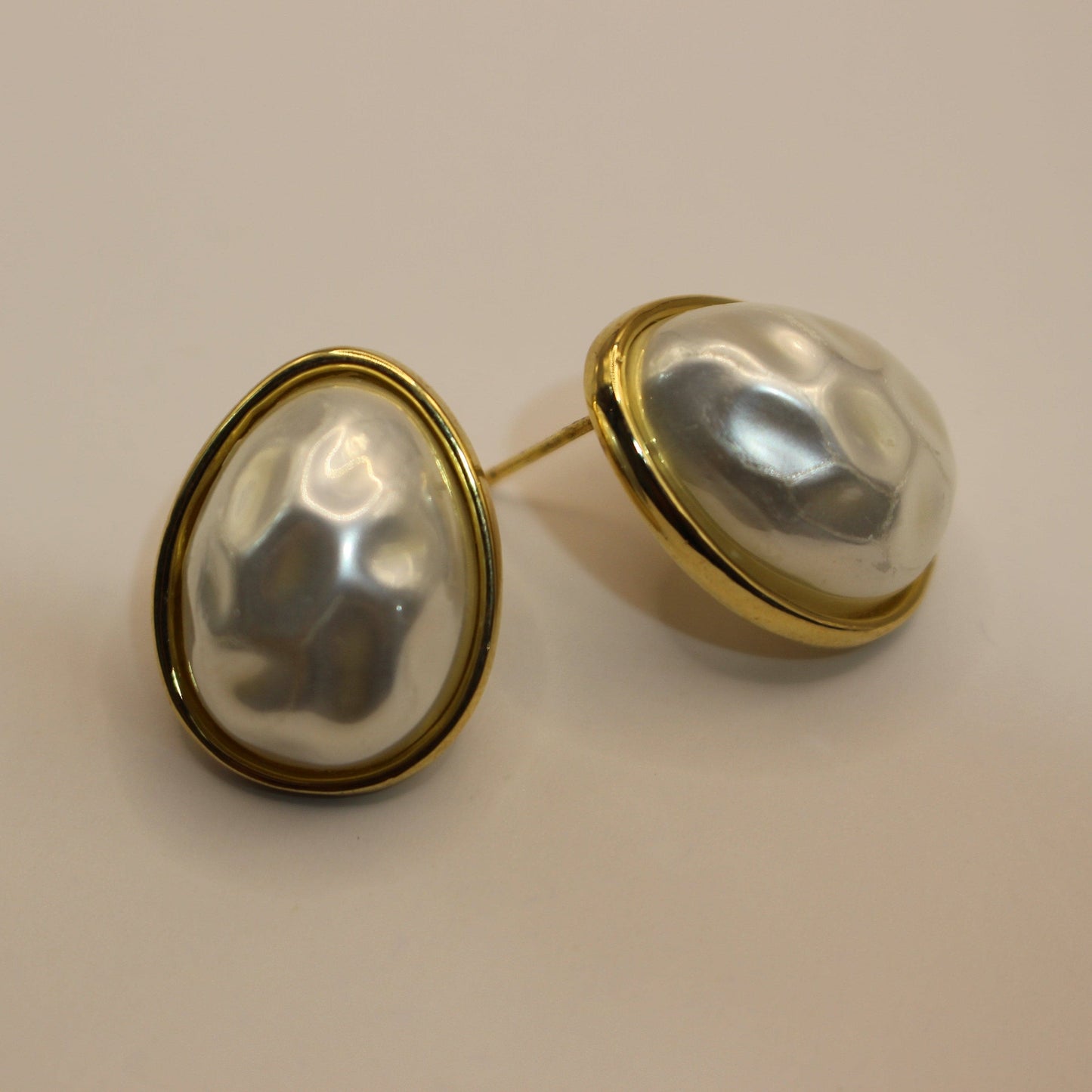 Oval Pearl Studs